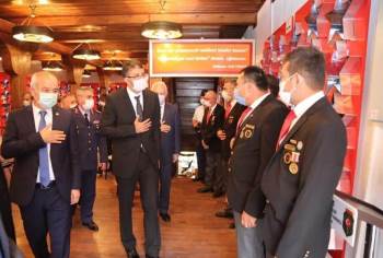 Vali Çelik: “Şehit Ve Gazilerimize Minnettarız”
