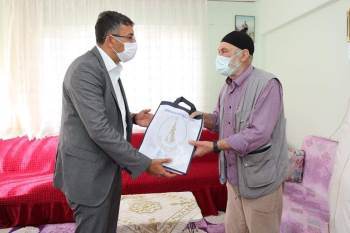 Vali Çelik’Den Babalar Günü Ziyareti
