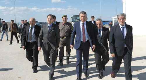 Vali Çelik incelemelerde bulundu