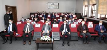 Vali Çiçek: “Bağımlılıkla Mücadelede Aileler Ve Anneler İle Birlikte Çalışıyoruz"
