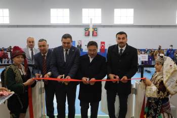 Vali Çiçek, Kadın Kültür Market’İn Açılışını Yaptı
