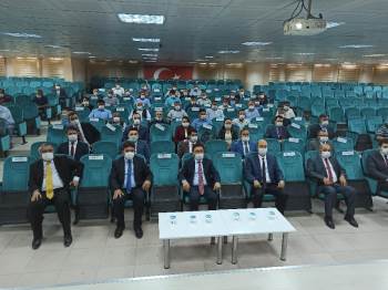 Vali Çiçek Belde Ve Köy Muhtarları İle Toplantı Düzenledi
