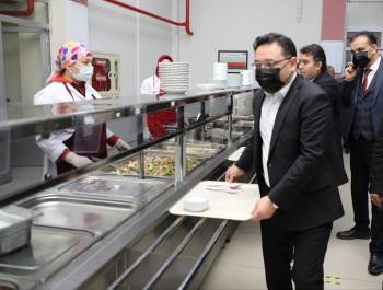 Vali Çiçek Gençlerle Buluştu
