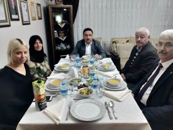 Vali Çiçek İlk Orucu Şehit Ailesi İle Açtı
