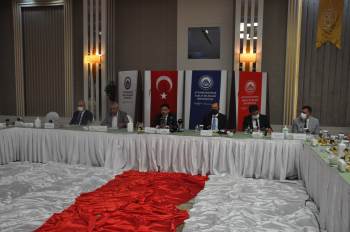 Vali Çiçek Tıbbi Ve Aromatik Bitkiler Alanında İddialı Konuştu:
