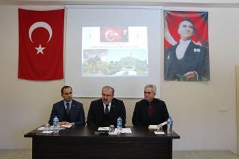 Vali Dr. Ömer Toraman Dumlupınar İlçesinde Muhtarlarla Toplantı Yaptı
