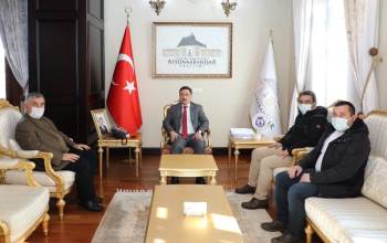 Vali Gökmen Çiçek, İha Heyetini Kabul Etti
