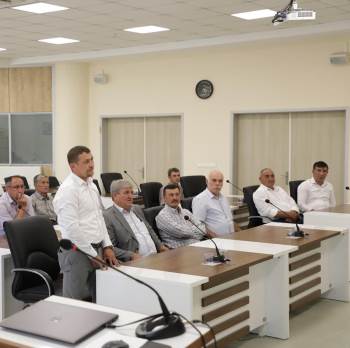 Vali Işın: "Muhtarlarımızın Görüşleri Bizim İçin Çok Değerli"
