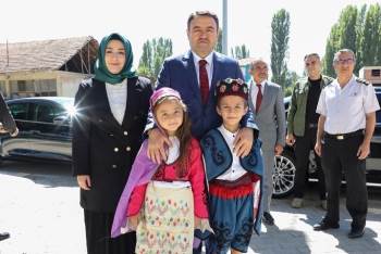 Vali Işın, Pazarlar İlçesinde
