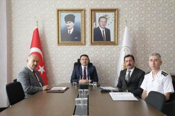 Vali Işın, Yeni Eğitim-Öğretim Yılı Toplantısına Katıldı
