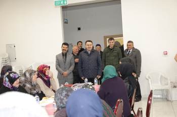 Vali Işın İftarını Vatandaşlarla Yaptı
