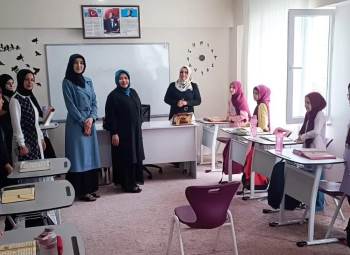 Vali Işın’In Eşinden Hafızlık Kur’An Kursuna Ziyaret

