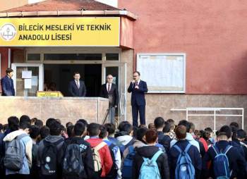 Vali Kızılkaya, Bayrak Törenine Katıldı
