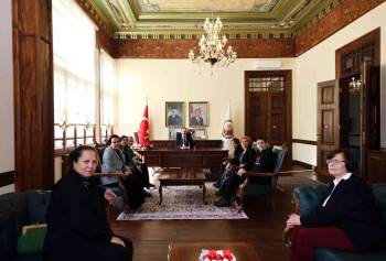 Vali Kızılkaya, Edebali Ortaokulu Okul Aile Birliğini Kabul Etti
