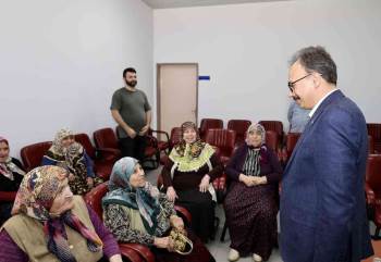 Vali Kızılkaya, Huzurevini Sakinleriyle Bir Araya Geldi
