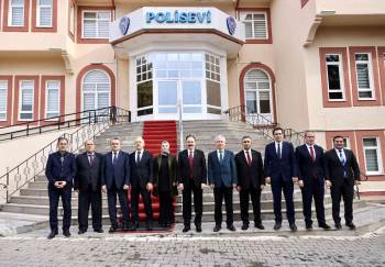 Vali Kızılkaya, Kaymakamlar Ve Vali Yardımcılarıyla Bir Araya Geldi
