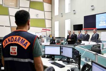 Vali Kızılkaya 112 Acil Çağrı Merkezi Personeliyle Bir Araya Geldi
