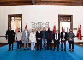 Vali Kızılkaya Basın Mensuplarını Makamında Ağırladı
