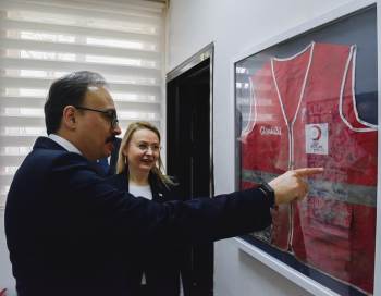 Vali Kızılkaya’Dan İyilik Hilalinin Farklı Renkleri Olan Kızılay Ve Yeşilay’A Ziyaret
