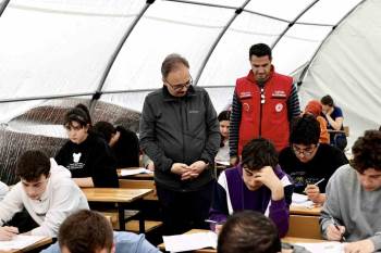 Vali Kızılkaya Elbistan’Da Öğrenciler İle Buluştu
