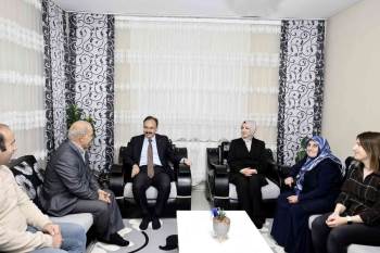 Vali Kızılkaya Şehit Ailesi İle Bir Araya Geldi
