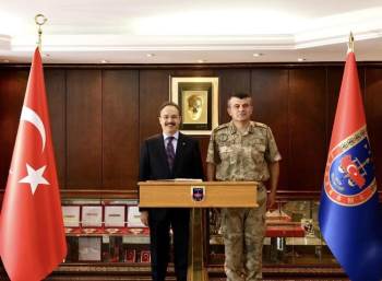 Vali Kızılkaya Tuğgeneral Ertekin İle Bir Araya Geldi
