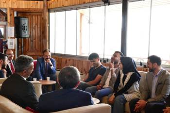 Vali Kızılkaya Üniversiteli Gençlerle Genç Ofis’Te Bir Araya Geldi
