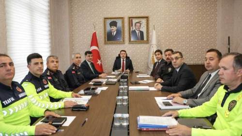 Vali Musa Işın, trafik güvenliği toplantısına katıldı