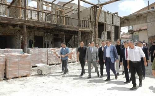 Vali Musa Işın’dan tarihi Emet Hanı’nda inceleme