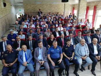 Vali Mustafa Tutulmaz Bolvadin’De Muhtarlarla Bir Araya Geldi
