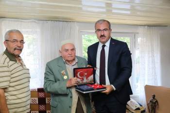 Vali Ömer Toraman, Kore Gazilerini Ziyaret Etti
