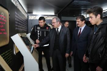 Vali Ömer Toraman, Narkotik Eğitim Tırı’Nı Ziyaret Etti
