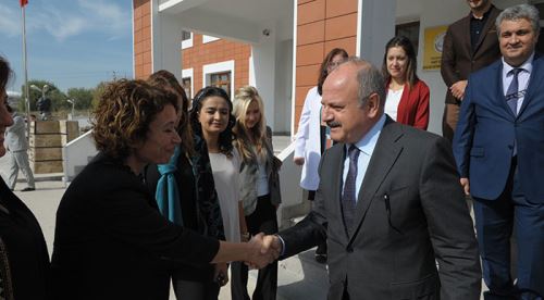 Vali Özdemir Çakacak öğretmenlerle buluştu