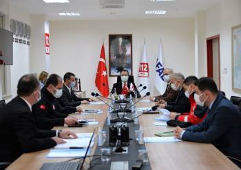 Vali Şentürk: "112 Acil Çağrı Merkezi Gereksiz Çağrılarla Meşgul Edilmemeli"
