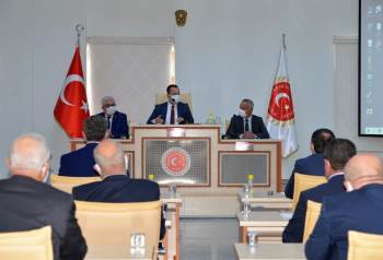 Vali Şentürk, "Gurbette Olan Vatandaşlarımızın Köyleriyle Olan Bağlarını Diri Tutmak İstiyoruz"
