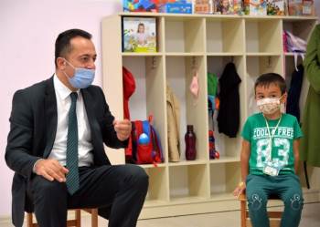 Vali Şentürk, Yüz Yüze Eğitime Başlayan Okulları Ziyaret Etti
