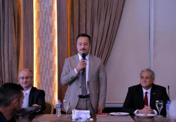 Vali Şentürk Muhtarlarla Bir Araya Geldi
