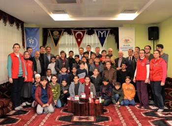 Vali Şentürk Öğrencilerle Buluştu
