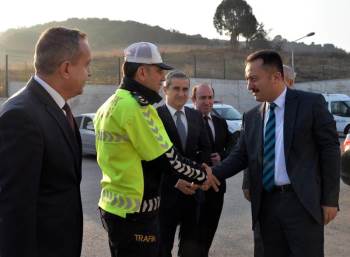 Vali Şentürk’Ten, Çevik Kuvvet Ve Bölge Trafik Şubesine Ziyaret
