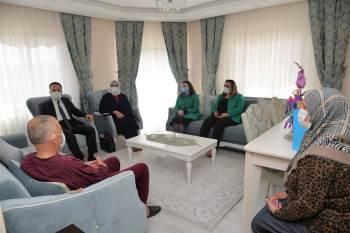 Vali Şentürk’Ten Şehit Ailesine Ziyaret
