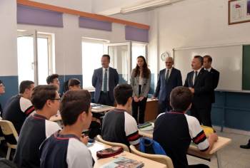 Vali Şentürk’Ün Lise Ziyaretleri
