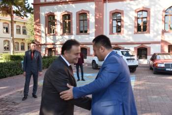 Vali Şentürk Ve Başkan Şahin Kahvaltıda Bir Araya Geldi
