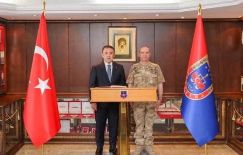 Vali Sözer’den Tuğgeneral Aslan’a iade-i ziyaret