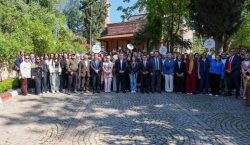 Vali Sözer gençlerle Şeyh Edebali Türbesi’nde buluştu
