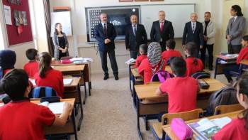 Vali Toraman: Merkezi Sınavlar Öğrencilerin Başarılarını Değerlendirmede Tek Kıstas Değildir
