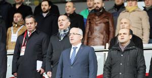 Vali Tuna da tribünde