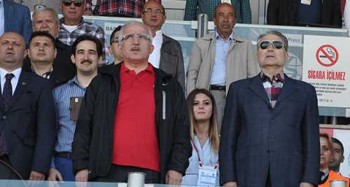 VALİ TUNA TEBRİK ETTİ