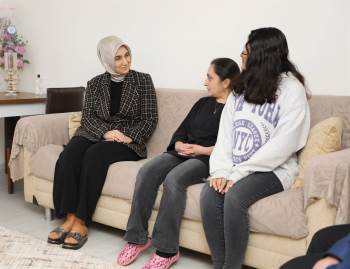 Vali Vefat Eden Polis Memurunun Ailesine Taziyelerini İletti
