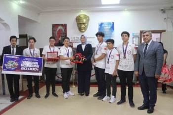 Vali Yiğitbaşı, Tübitak Ve Teknofest Birincileriyle Buluştu
