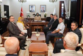 Vali Yiğitbaşı Gazetecileri Ağırladı
